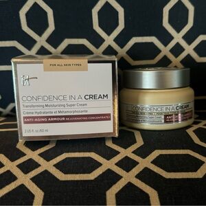 IT Cosmetics Confidence in a Cream (NIB)